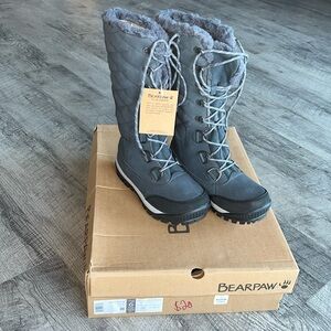 NWT Bearpaw Isabella waterproof boot